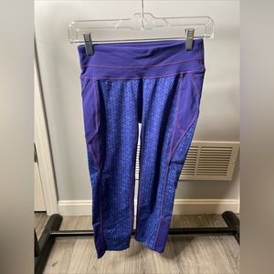Athleta blue and purple honeycomb Capri leggings XS